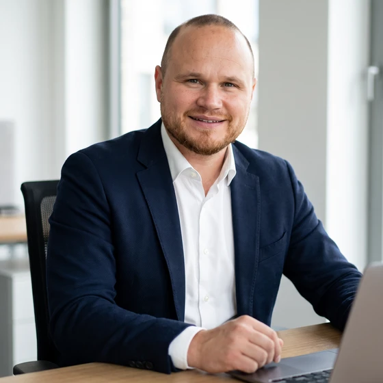 Patrick Steeger im Beratungsgespräch