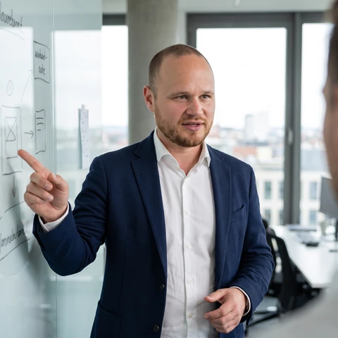 Patrick Steeger, Geprüft, bewertet, vergleichbar